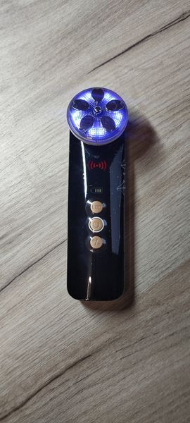 Портативный многофункциональный RF аппарат LL Sakura (RF+EMS+LED) черный цвет Массажер для лица 18 фото