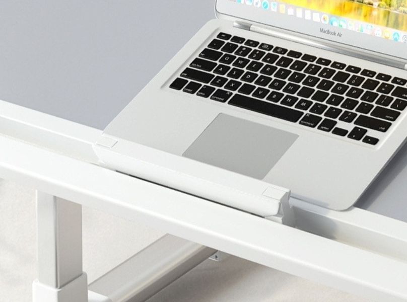 Маленький регулируемый столик для ноутбука с подъемным механизмом и USB-слотом, серый цвет 287 фото