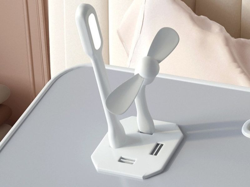 Маленький регулируемый столик для ноутбука с подъемным механизмом и USB-слотом, черный цвет 286 фото