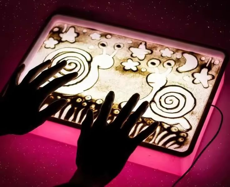 Стол для рисования песком с LED подсветкой и аксессуарами розовый цвет 023346 фото